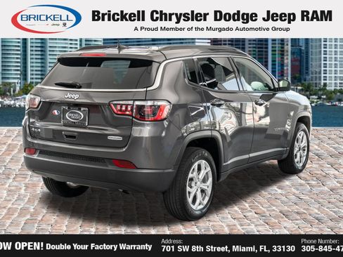 Used 2024 Jeep Compass Latitude AWD/4WD image 7