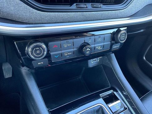 Used 2022 Jeep Compass Latitude image 20