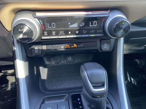 Used 2025 Toyota RAV4 XLE Premium image 42