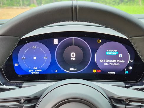 Certified 2025 Porsche Macan 4 Electric AWD/4WD image 10