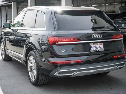 Used 2023 Audi Q7 Premium w/ Convenience Package image 2