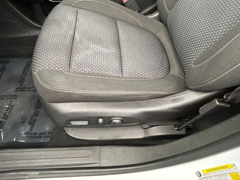 Used 2022 GMC Acadia SLE w/ Driver Convenience Package image 14