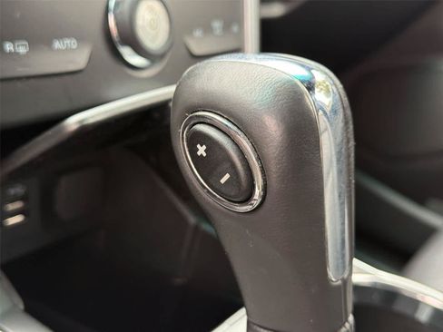 Used 2015 Ford Explorer XLT w/ Equipment Group 202B FWD image 36