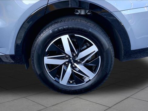 Used 2023 Kia Sorento S w/ Panoramic Sunroof Package FWD image 10