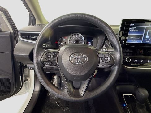 Used 2022 Toyota Corolla LE FWD image 13