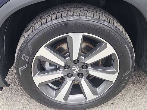 Used 2023 Honda Pilot Touring image 7