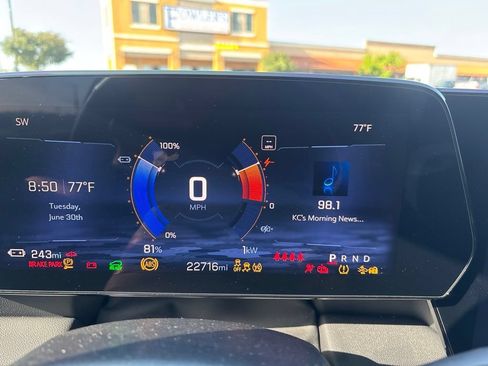 Used 2024 Chevrolet Blazer EV LT AWD/4WD image 12