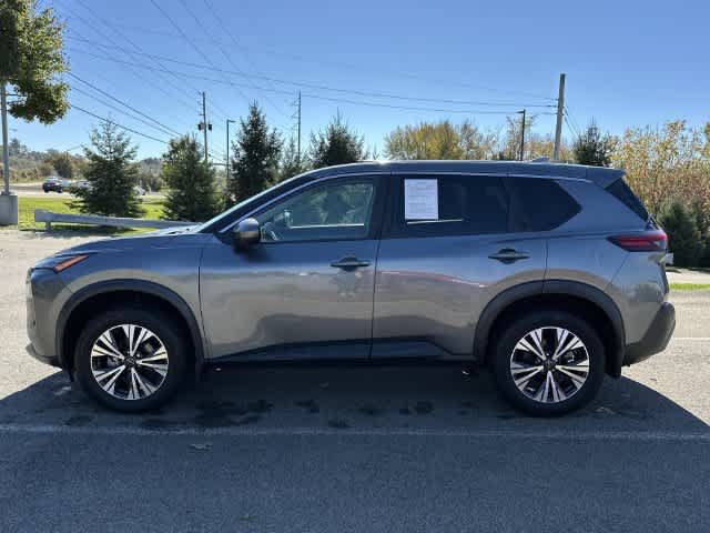 Used 2023 Nissan Rogue SV AWD/4WD image 2