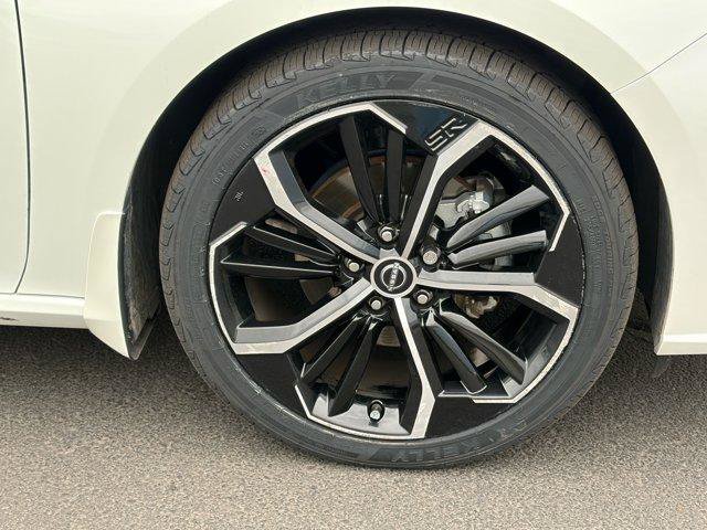 Used 2023 Nissan Altima 2.5 SR w/ SR Premium Package FWD image 10