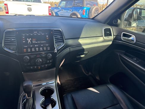 Used 2019 Jeep Grand Cherokee Limited w/ Luxury Group II image 19