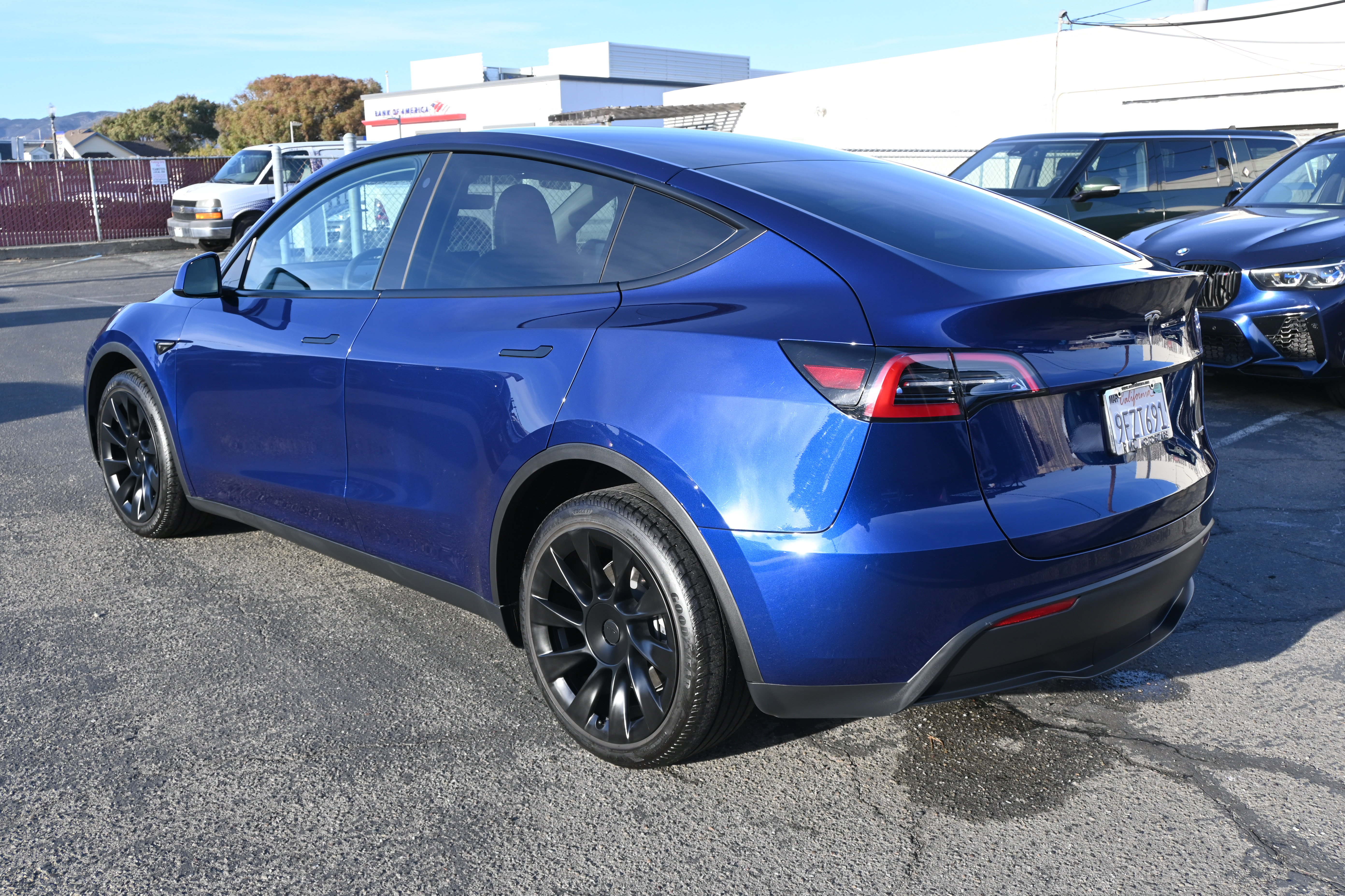 Used 2023 Tesla Model Y Long Range AWD/4WD image 5