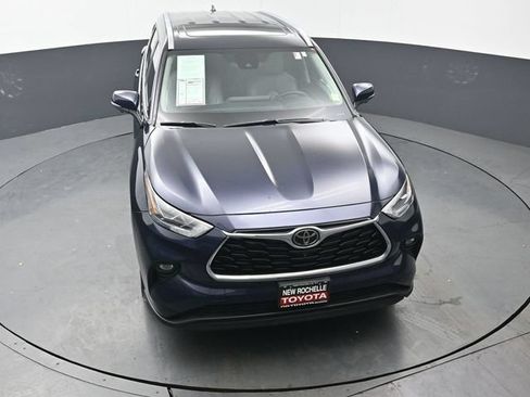 Certified 2024 Toyota Highlander Limited AWD/4WD image 49