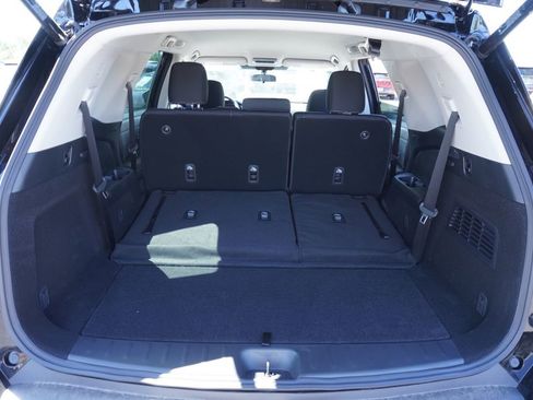 New 2025 Nissan Pathfinder SV image 8