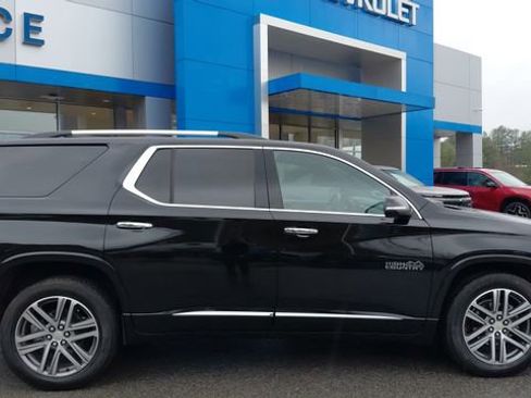 Used 2023 Chevrolet Traverse High Country w/ LPO, Floor Liner Package image 3