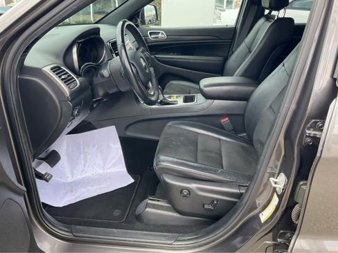 Used 2019 Jeep Grand Cherokee Altitude AWD/4WD image 5