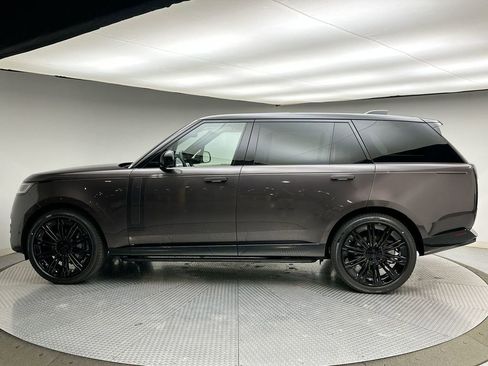 New 2026 Land Rover Range Rover Long Wheelbase SE AWD/4WD image 10