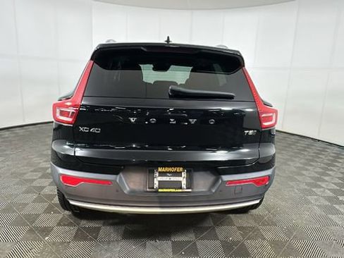 Used 2022 Volvo XC40 T5 Momentum AWD/4WD image 4