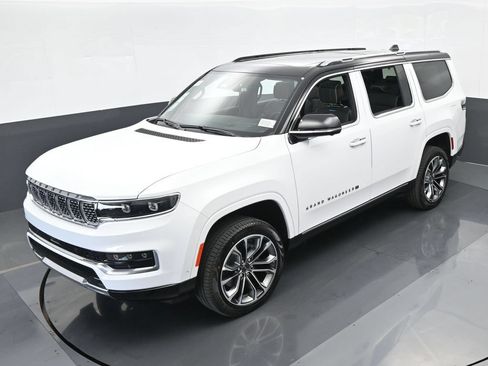 Used 2024 Jeep Grand Wagoneer Series III AWD/4WD image 41