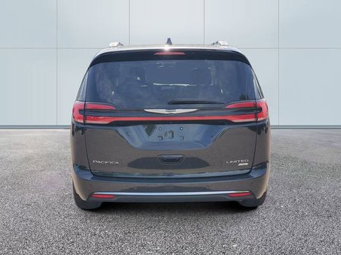 Used 2021 Chrysler Pacifica Limited AWD/4WD image 5