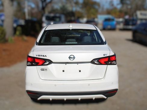 Used 2020 Nissan Versa SV image 8