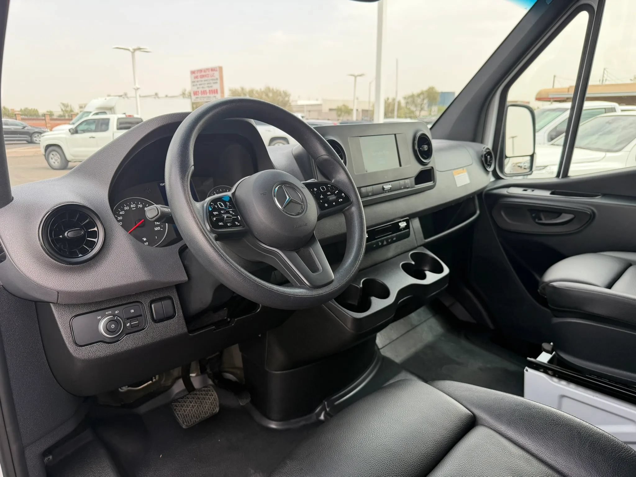 Used 2024 Mercedes-Benz Sprinter 2500 w/ Acoustic Package image 18
