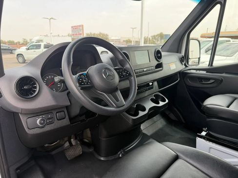 Used 2024 Mercedes-Benz Sprinter 2500 w/ Acoustic Package image 18