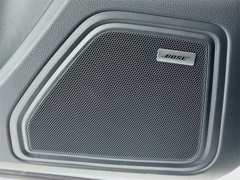 Used 2024 Porsche Macan image 12