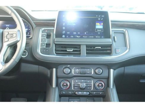 Used 2023 Chevrolet Tahoe Z71 w/ Luxury Package image 17