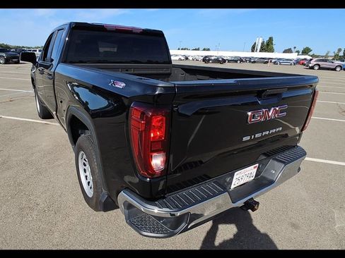 Used 2023 GMC Sierra 1500 Pro w/ X31 Off-Road Package AWD/4WD image 5