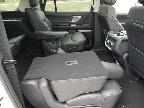 New 2026 Ford Expedition Max Platinum w/ Driver's Package AWD/4WD image 31