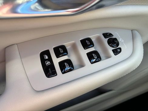 Used 2023 Volvo XC90 T8 Plus w/ Protection Package image 32