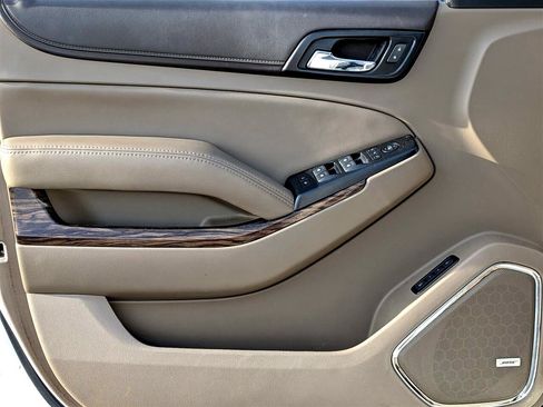 Used 2017 GMC Yukon SLT image 12