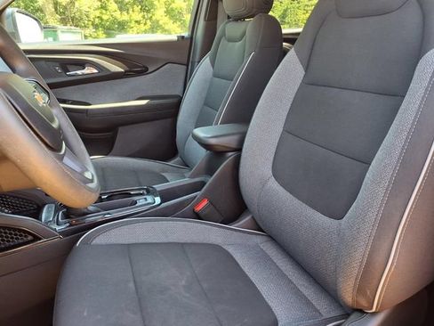 Used 2022 Chevrolet TrailBlazer LT FWD image 3