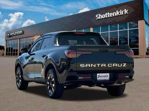 Certified 2025 Hyundai Santa Cruz SE FWD image 8