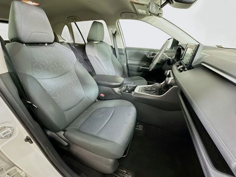 Used 2020 Toyota RAV4 XLE w/ All Weather Liner Package AWD/4WD image 29