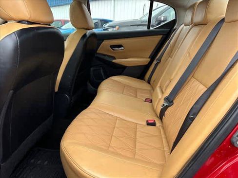 Used 2023 Nissan Sentra SV w/ SV Premium Package image 9