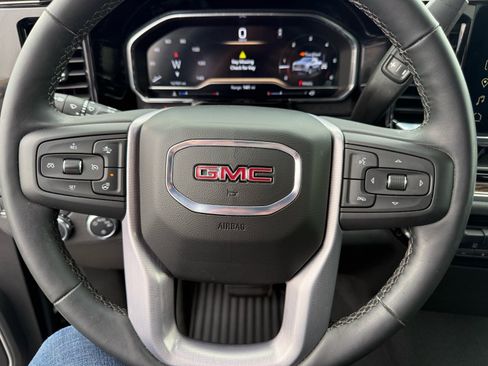 Used 2025 GMC Sierra 1500 SLE w/ Preferred Package image 21