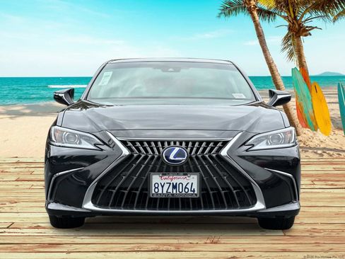 Used 2022 Lexus ES 300h w/ Premium Package FWD image 9