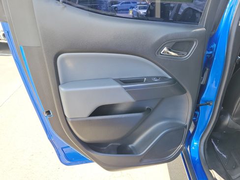 Used 2019 Chevrolet Colorado Z71 AWD/4WD image 14