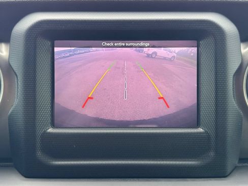Used 2018 Jeep Wrangler Unlimited Sport S AWD/4WD image 25
