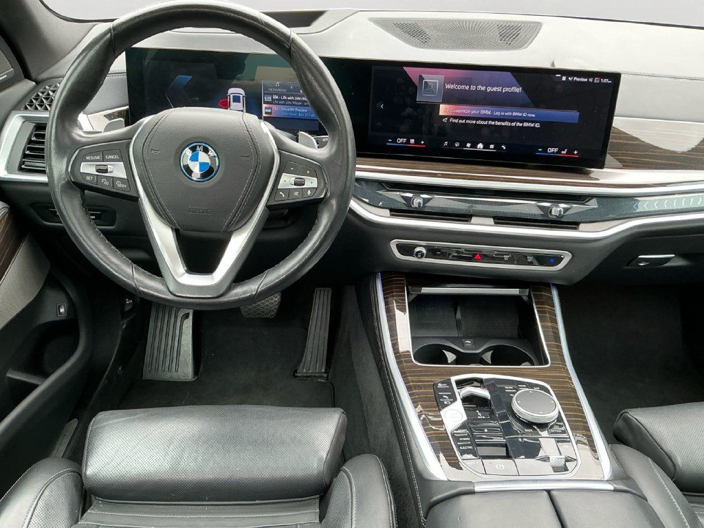 Used 2025 BMW X5 xDrive50e AWD/4WD image 16