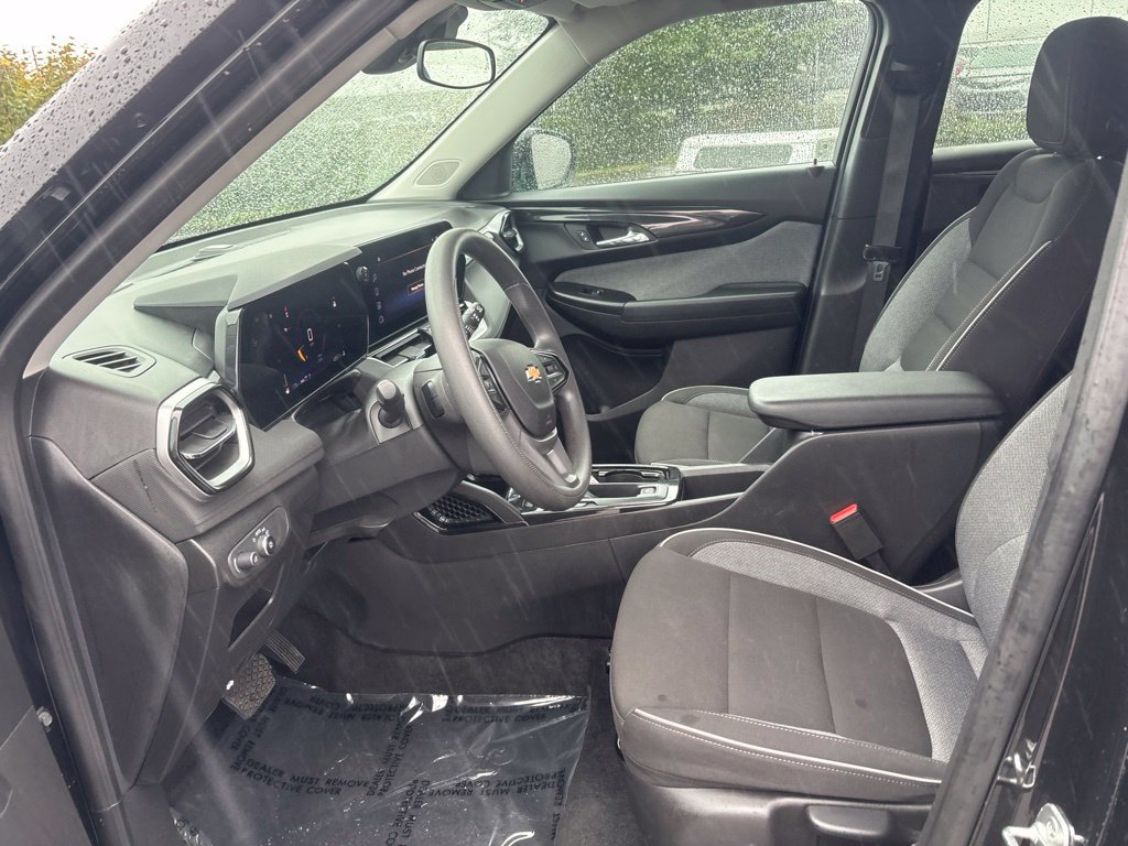 Used 2025 Chevrolet TrailBlazer LT AWD/4WD image 8