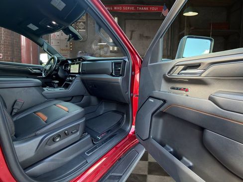 Certified 2023 GMC Sierra 1500 AT4 w/ AT4 Premium Package AWD/4WD image 17