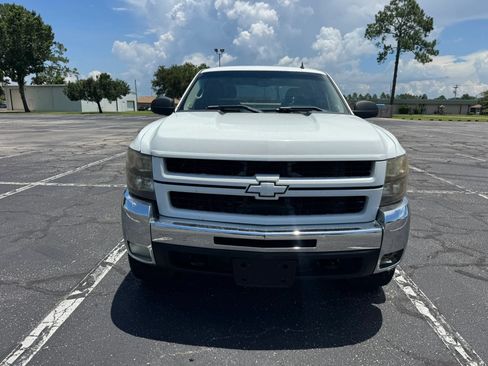 Used 2007 Chevrolet Silverado 2500 LT w/ 2LT Convenience Package RWD image 3