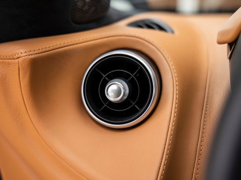 Used 2023 McLaren GT RWD image 28