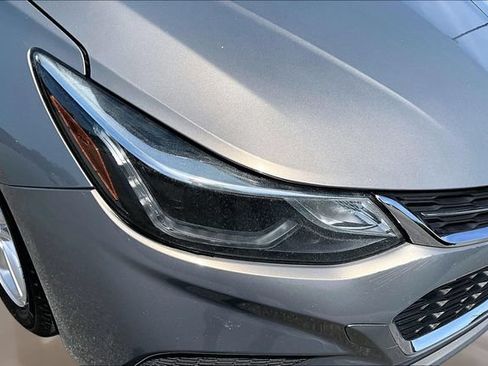 Used 2017 Chevrolet Cruze LT FWD image 26