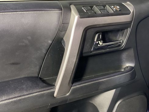 Used 2020 Toyota 4Runner SR5 Premium w/ Moonroof Package AWD/4WD image 30