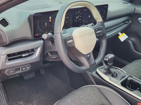 New 2025 Kia K4 GT-Line w/ GT-Line Sunroof Package image 2