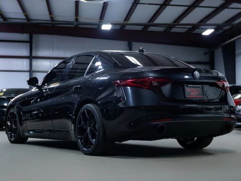 Used 2020 Alfa Romeo Giulia w/ Nero Edizione image 14