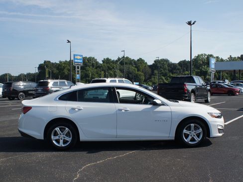 Used 2024 Chevrolet Malibu LT FWD image 20